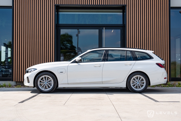 BMW SERIE 3 TOURING 320E xDrive 204CH Hybride Business Design BVA8