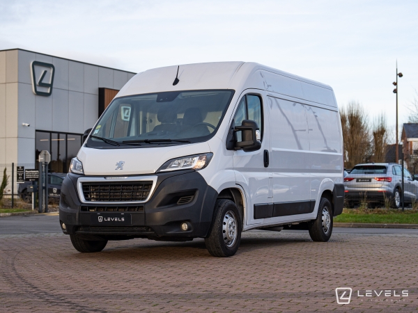 UTILITAIRES Peugeot Boxer Fg II 330 L2H2 2.2 BlueHDi S&S 140ch Asphalt